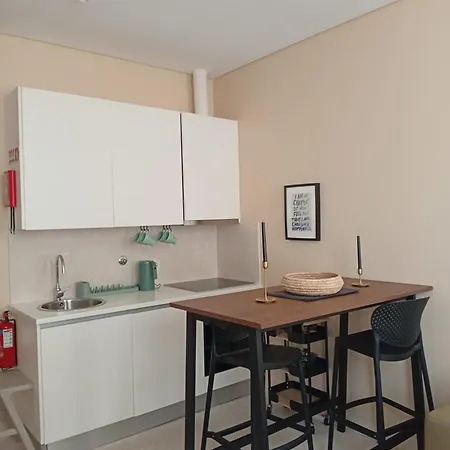 Charming & Sunny In Historic 포르투