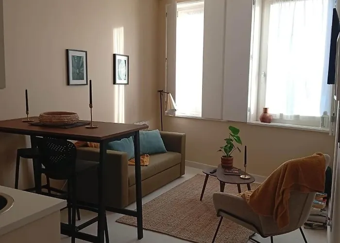 아파트 Charming & Sunny In Historic *